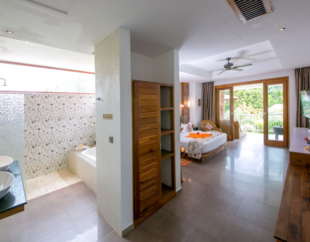 Le-Duc-de-Praslin-&-Villas---Superior-room-2.jpg