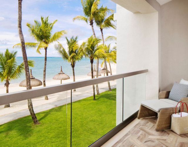 OO_LeSaintGeran_Accommodation_Beach_Front_Room_Balcony.jpg