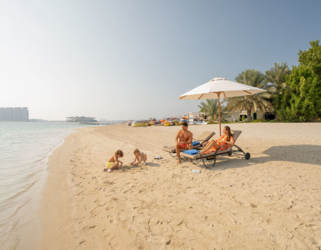 RTPD---UAE---Private-Beach---Family.jpg