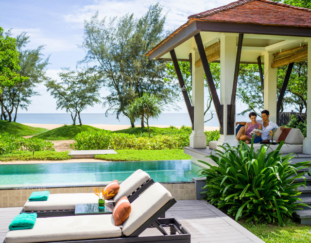 banyan-tree-lang-co_beach-pool-villa-3_43387346095_o-web.jpg