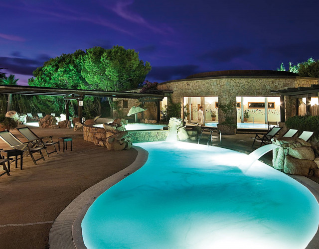 13_Marinedda_benessere-piscine_notturne_tagliataRGB.jpg