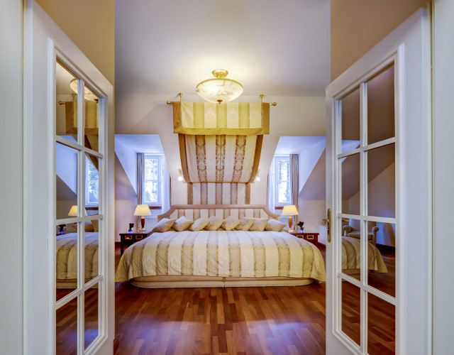 AS3,-Presidential-Suite,-master-bedroom.jpg