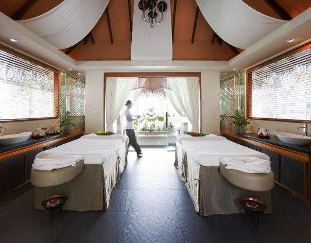 baros-maldives_spa-treatment-room_hr.jpg