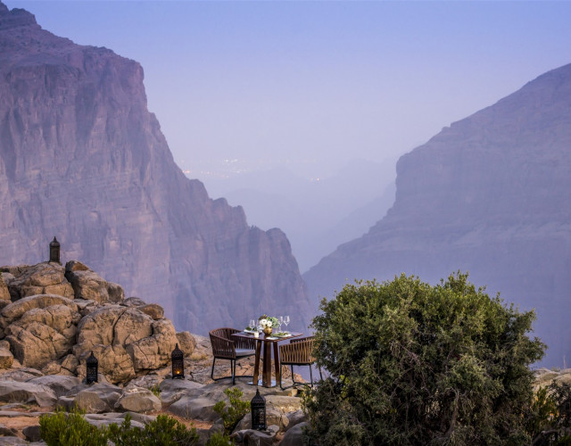 Anantara-Al-Jabal-Al-Akhdar-Resort---Dining-by-Design---Cliff.jpg
